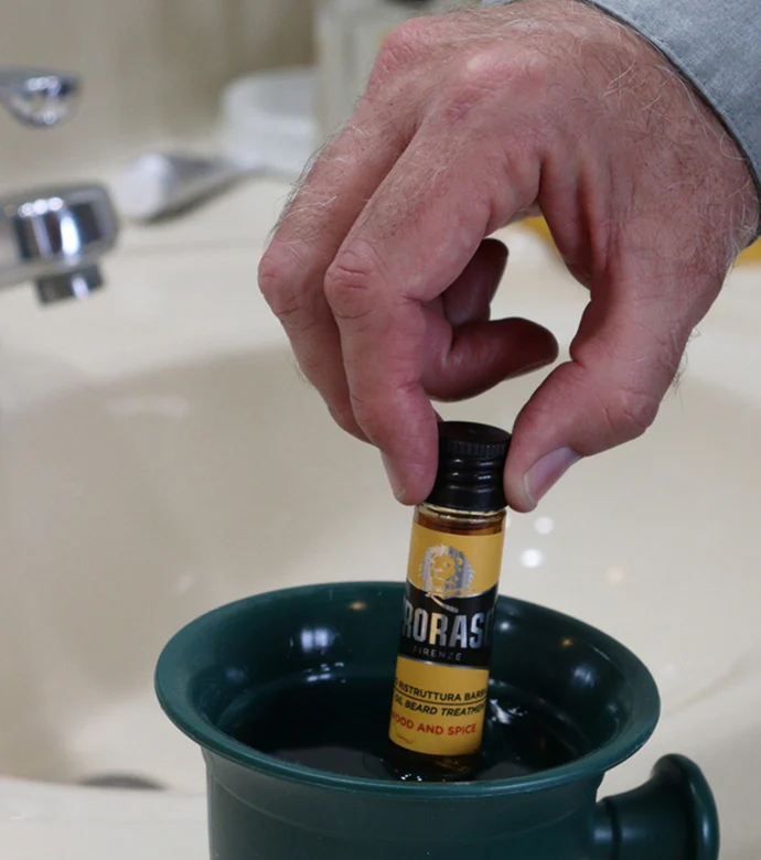 Hot Oil Beard Treatment: Wood & Spice - Image 7